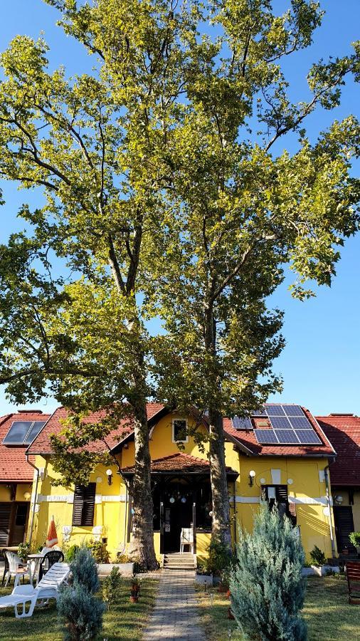 Harmonia Apartmanhaz Balatonlelle Exterior photo